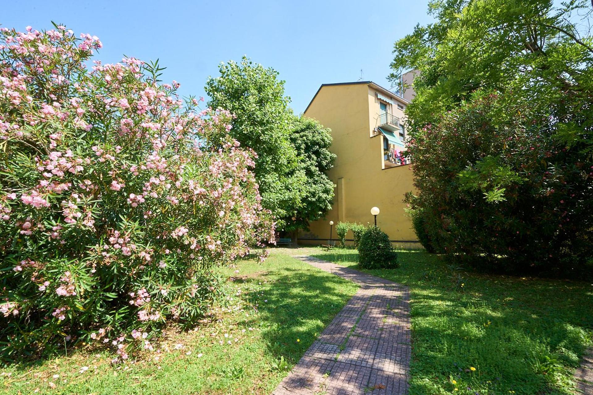 Апартаменты -Luminosa 5 Stars With Balcony- Wifi Netflix 15 Minutes From Duomo Милан Экстерьер фото
