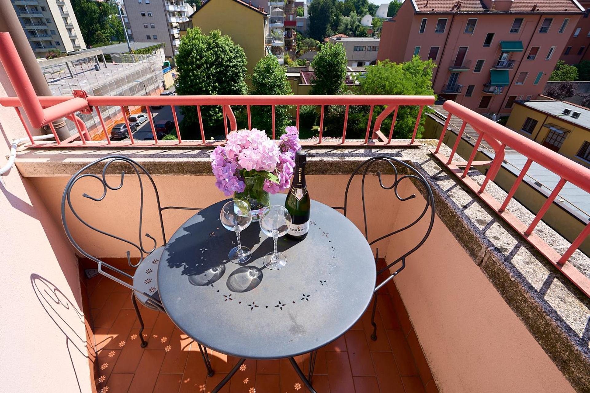 Апартаменты -Luminosa 5 Stars With Balcony- Wifi Netflix 15 Minutes From Duomo Милан Экстерьер фото